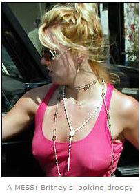 BRITNEY-SPEARS-DROOPY-BOOBS