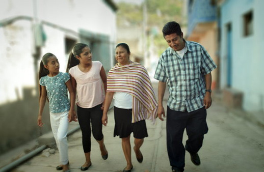 Aqui y Alla (Here and There)