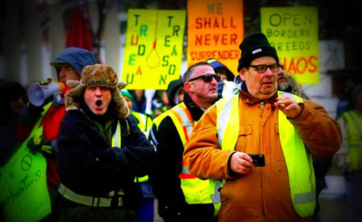 Yellow vest movement in Canada, a far right, oil pipeline and anti-immigrant promoting extremist group